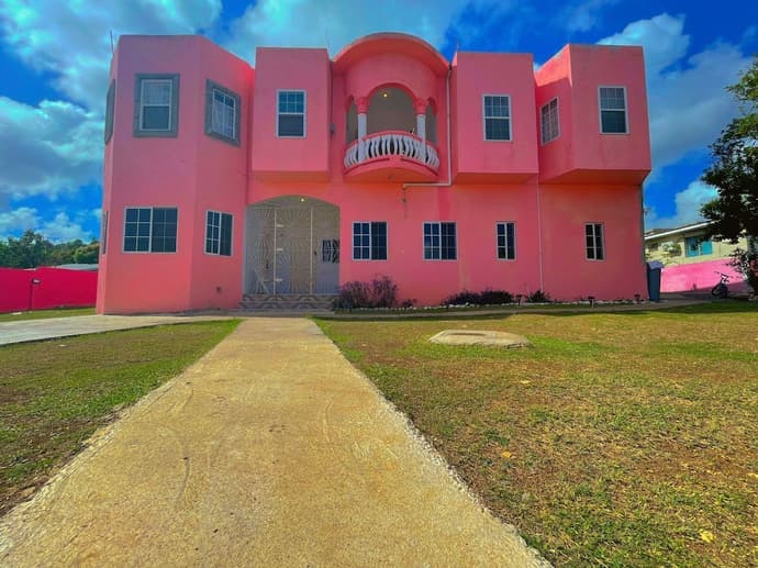 A taste of Jamaica Lavern place, Primary image