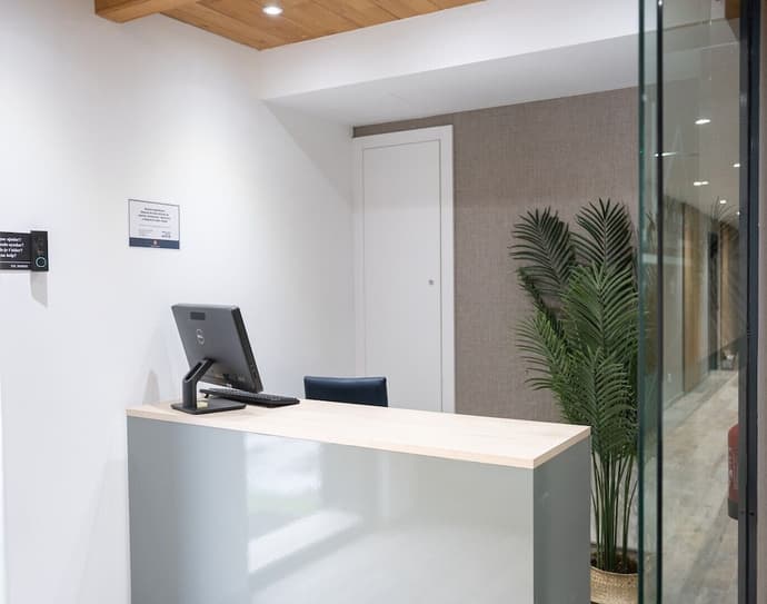 THE MIRROR & SPA by Elegant Residences, Reception