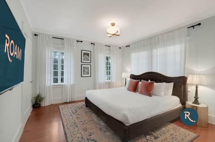 Roami at Mimosa Manor, Primary image