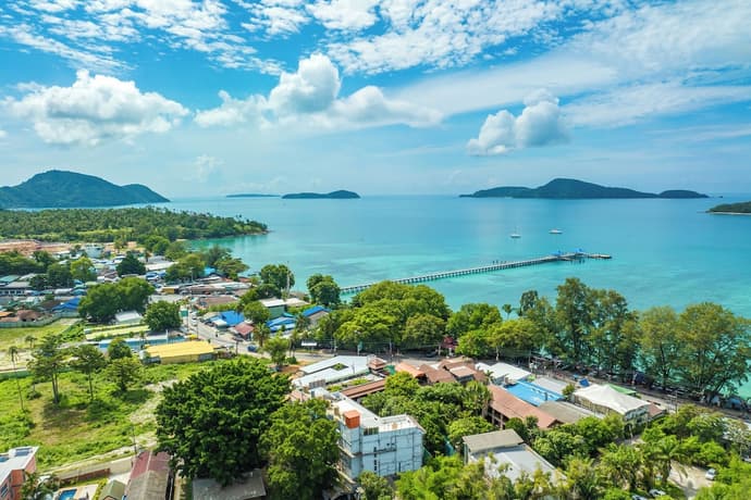 Meet Holiday Hotel, Primary image