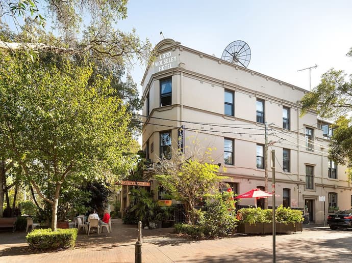 Lord Wolseley Hotel, Primary image