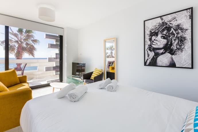 Seafront Calabeach, Room