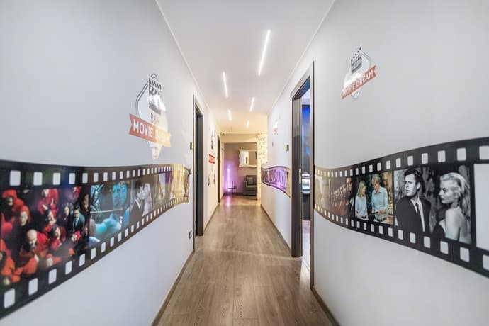 Movie Dream, Primary image