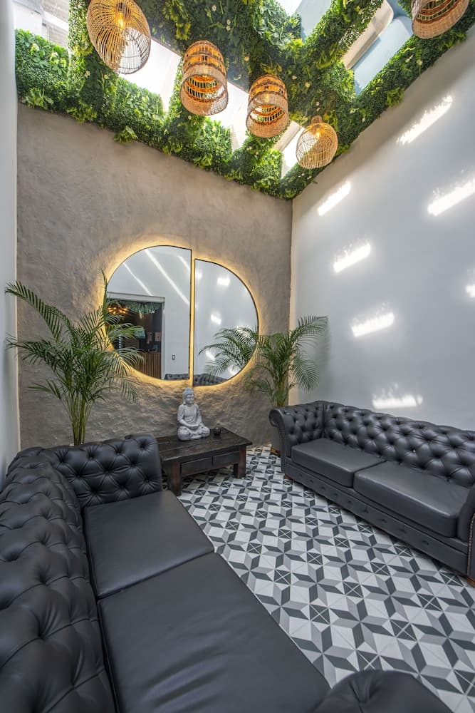 HOTEL  BALI AT POBLADO, Reception