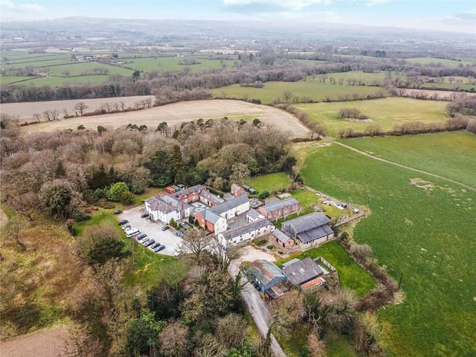 Plas Bellin Hall, Primary image