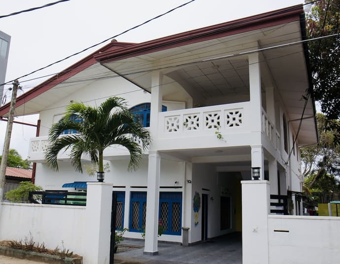 2a Carron Pl, Primary image