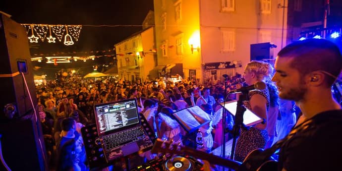 Total Europe: Austria, the Mediterranean & Ancient Athens