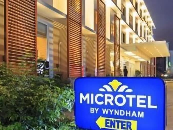 Microtel By Wyndham Acropolis, General view