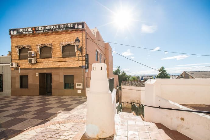 Mitre Paterna Low Cost Rooms, General view