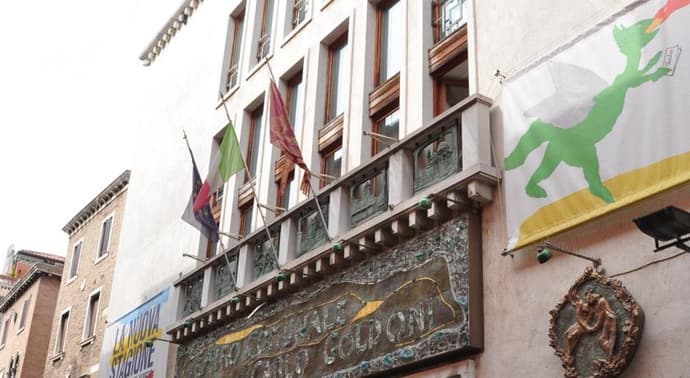 Canada Hotel, General view