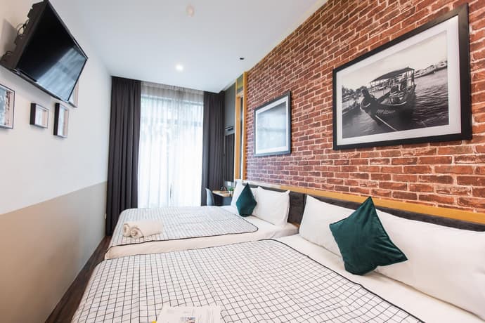 B Street Hotel, General view