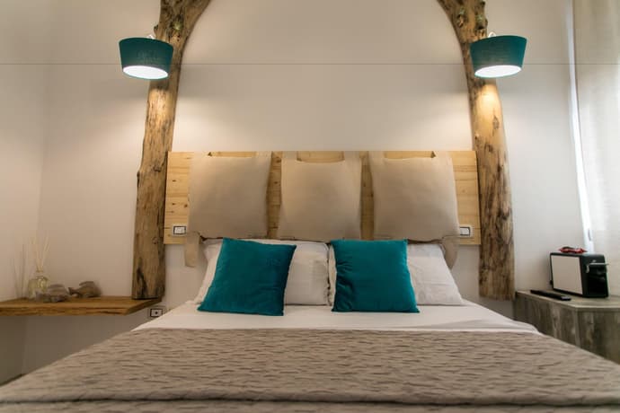 Love Fama, General view