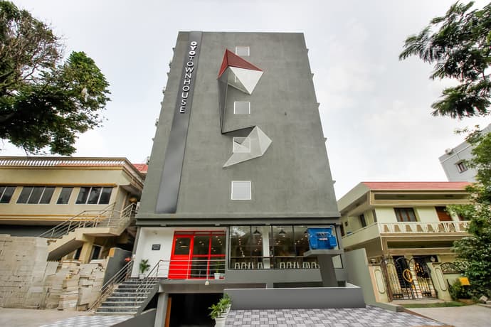 Super Townhouse The Cinco Htl near ESI Hospital, General view