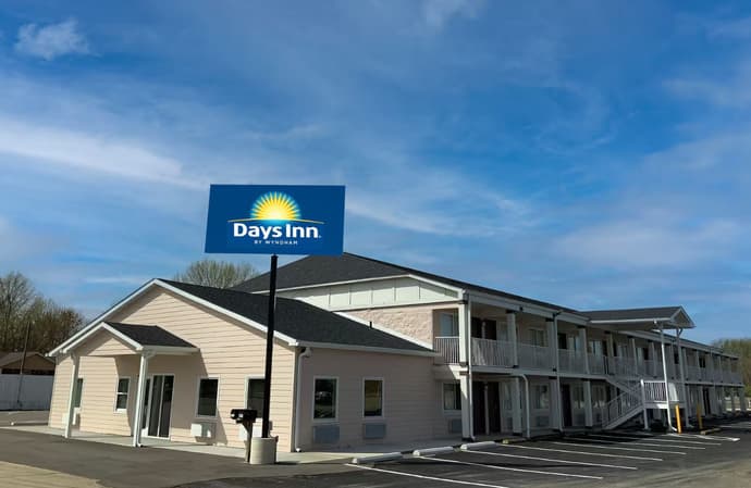 Days Inn by Wyndham Troy IL, General view