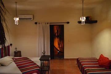 LO NUESTRO PETIT HOTEL, 