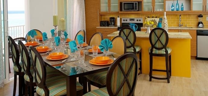 THE LONDONER AT MORRITT'S TORTUGA CLUB, 