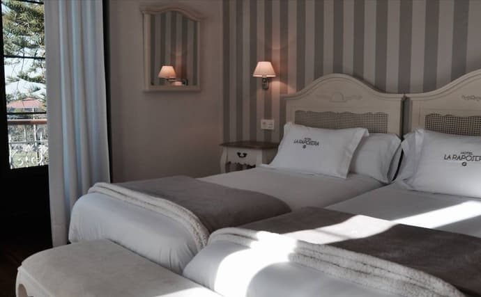 HOTEL LA RAPOSERA, 