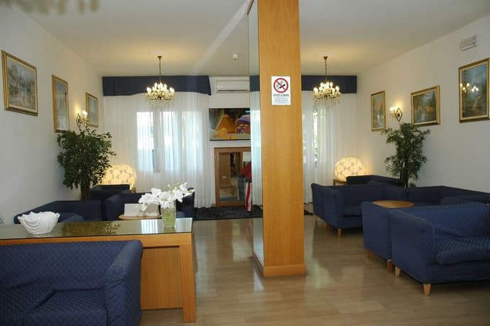 HOTEL GLORIA, 