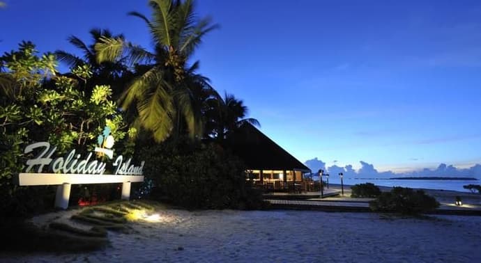 HOLIDAY ISLAND RESORT & SPA, 