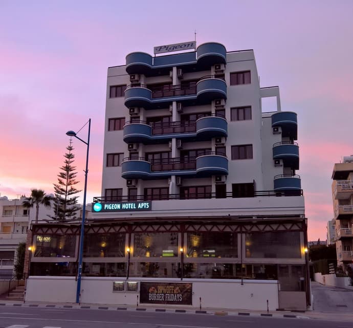 Pigeon Beach Hotel Apartments, 
