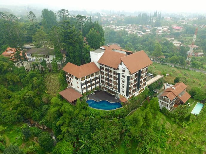 The Grand Hill Resort-Hotel, 