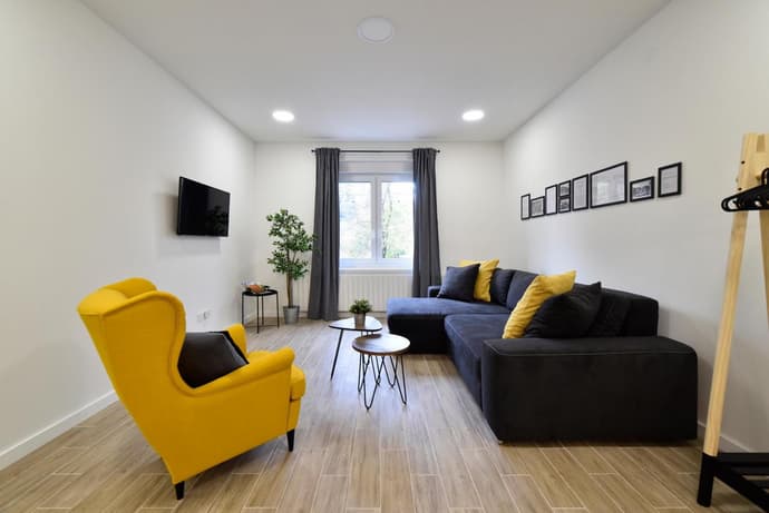 Fishnjak Apartments, 