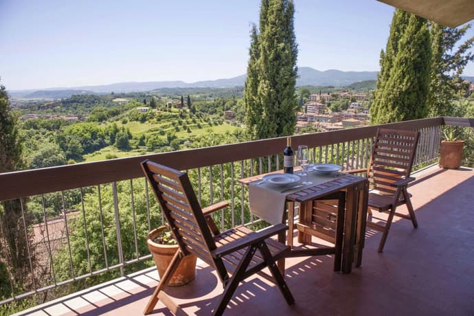 Villa Donatelli - Spacious Panoramic Villa, Perfect for Visiting Tuscany, 