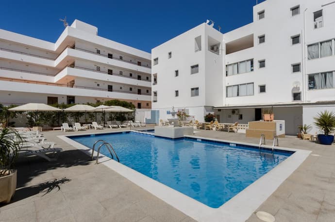 Apartamentos San Antonio Beach, 