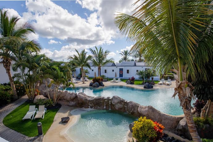 R2 Romantic Fantasia Suites - Adults Only, 