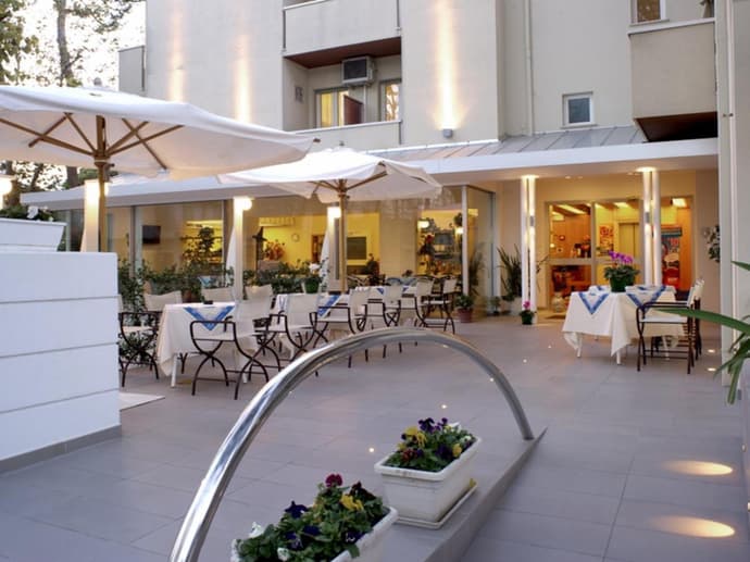 Hotel Nives, 