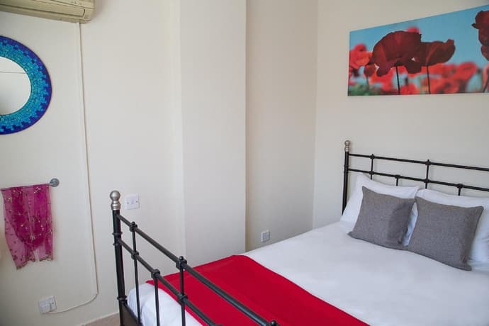 Paphos Love Nest Apartment, 
