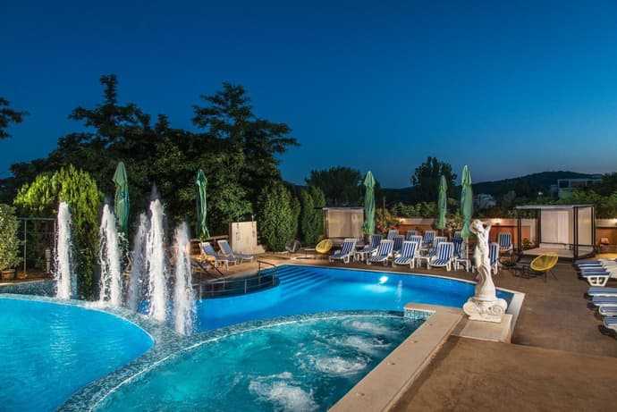 Семеен хотел Golden Place, 