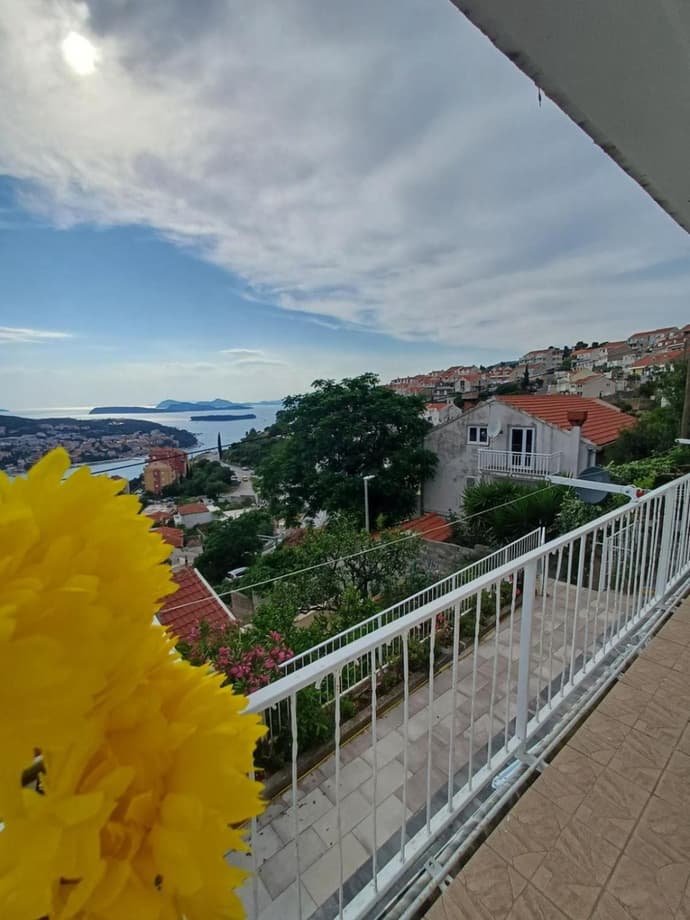 SEA VIEW FROM THE HILL, 