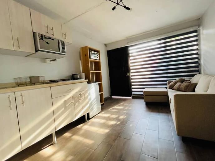 Cómodo y sencillo estudio bien ubicado, 