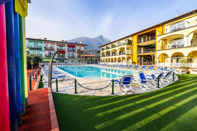 Giardino dei Colori 107 - Residence Pool&Fitness, 