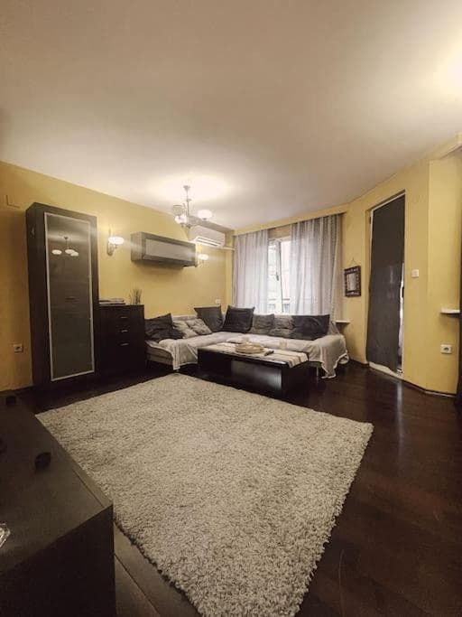 A Colorful Apart for a Start, 