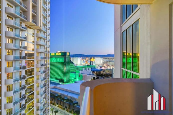 MGM Signature-25-702 1Bedroom 2Bath Balcony Suite, 