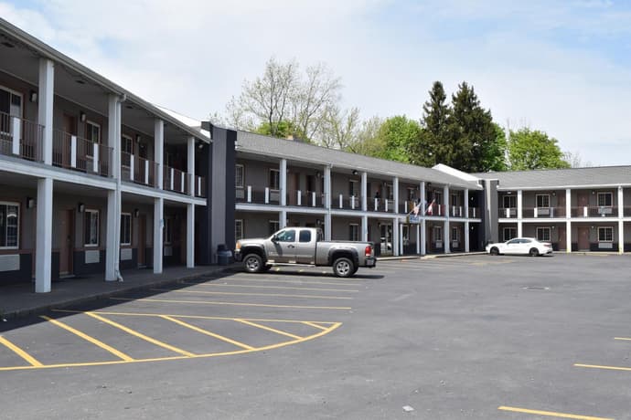 University Manor Inn, 