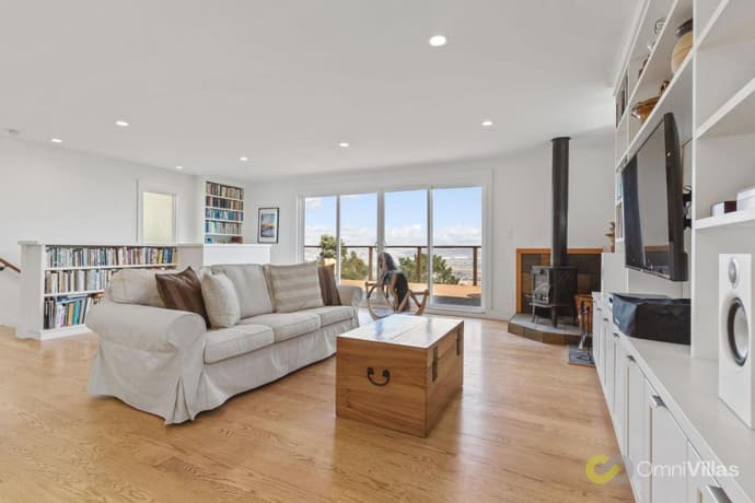 Stunning Views by the Bay 2BR, 