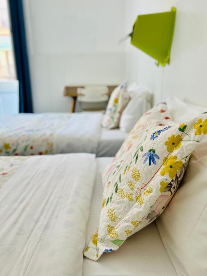 Central and Basic Universitat for YOUNG HOSTEL, 