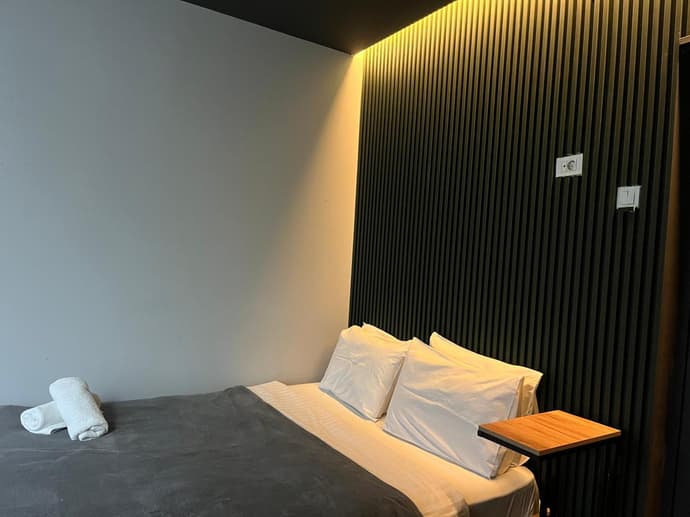 Mickitos Square Rooms and Apartments, 