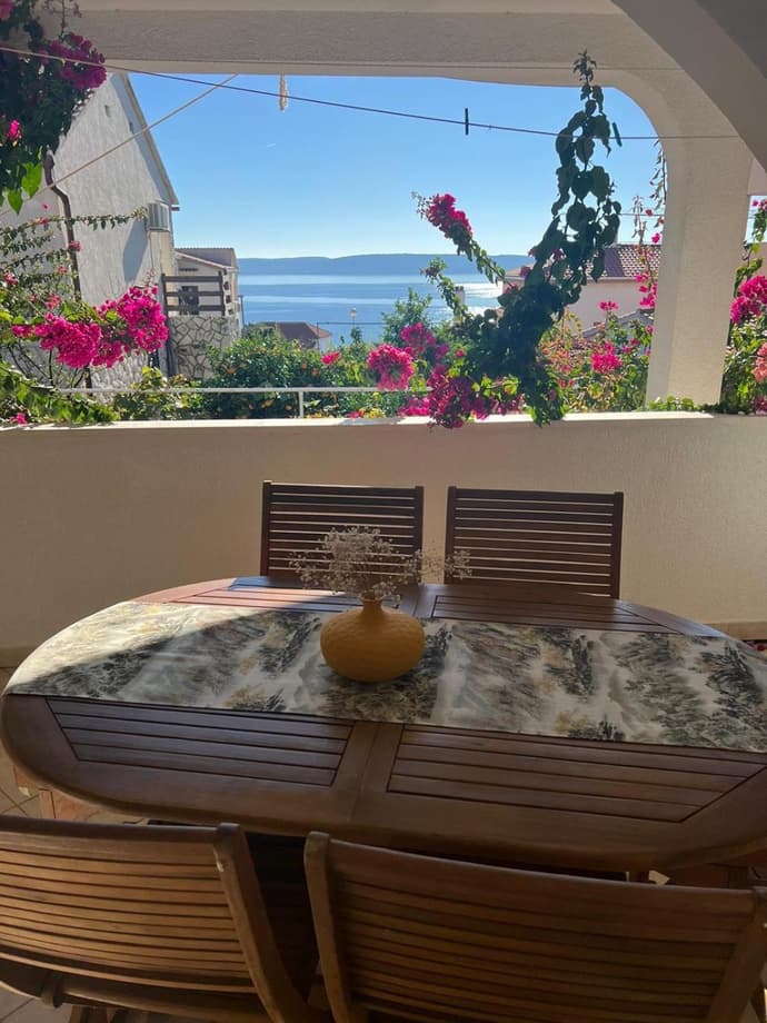 Trogir Čiovo Large seaview apartment near the sea, 