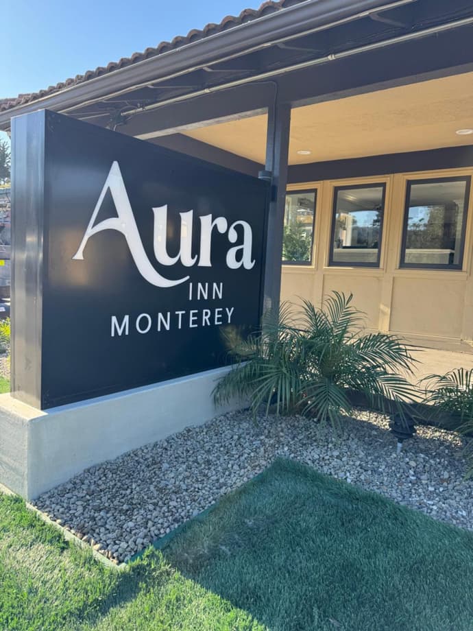 Aura Inn Monterey, 