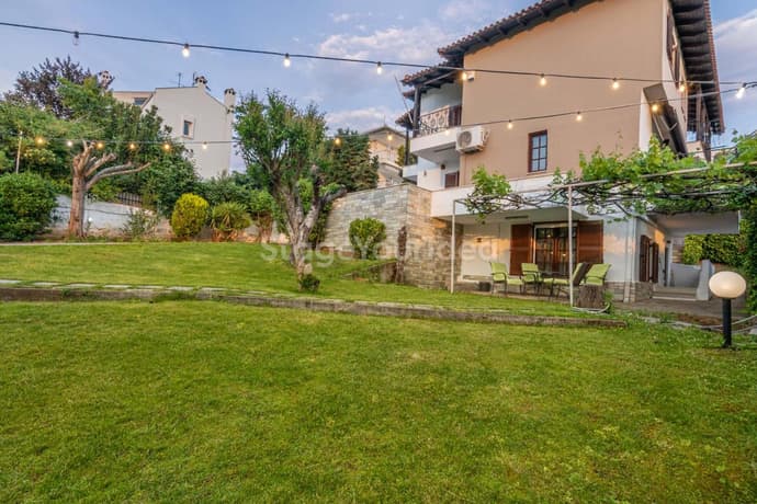 Traditional villa appartment with garden, also for gatherings ,15 minutes from Thessaloniki airport, 