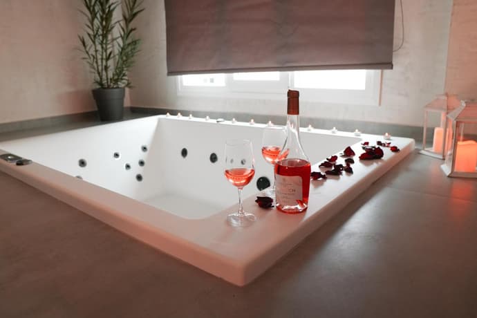 THE LOT luxury suites, 