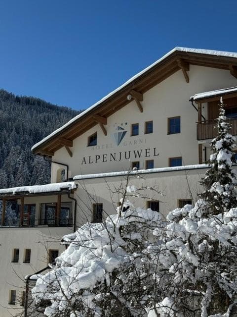 Hotel Garni Alpenjuwel, 