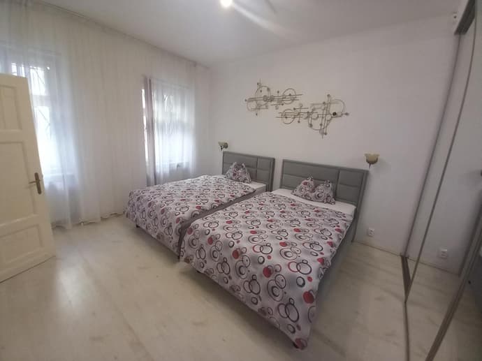 Apartament Eroilor, 