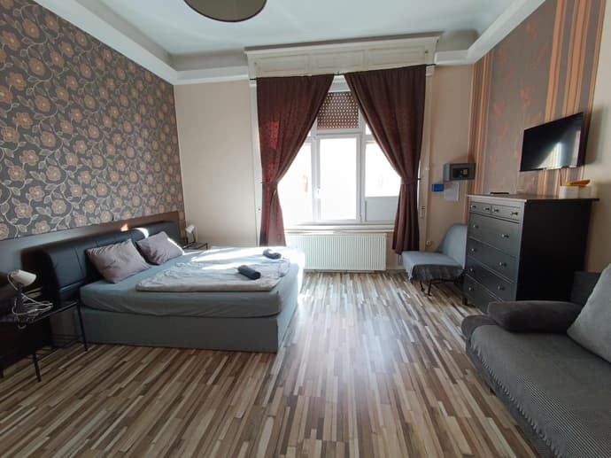 Liechtenstein Apartments, 