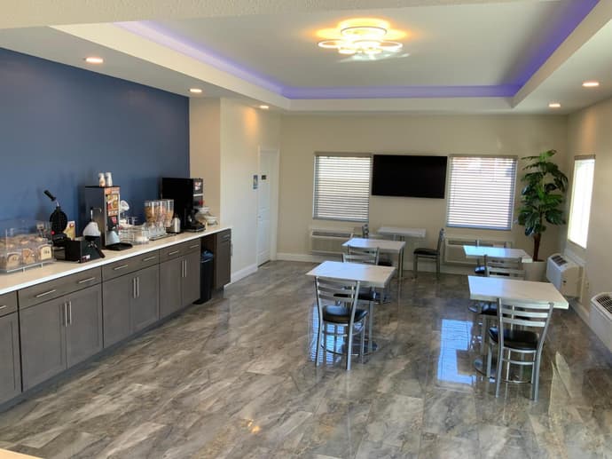 Days Inn by Wyndham Troy IL, 