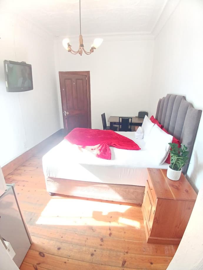 Neo & Ruks Guest House Boston Belleville 9, 